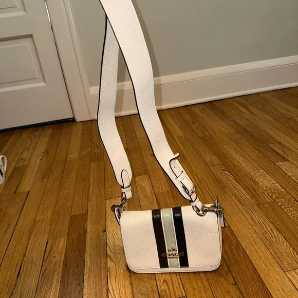 Coach Crossbody Bag - Picture 2 of 5